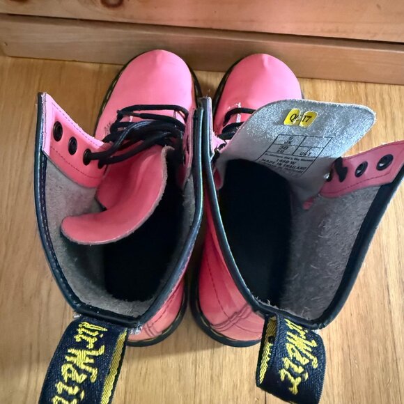 Dr. Martens Womens Size 7 Pink Patent Leather 1460 Lace-Up Ankle Combat Boots - Picture 7 of 16